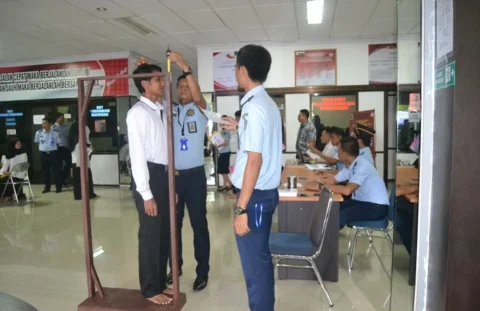 loker tinggi badan 145 cm