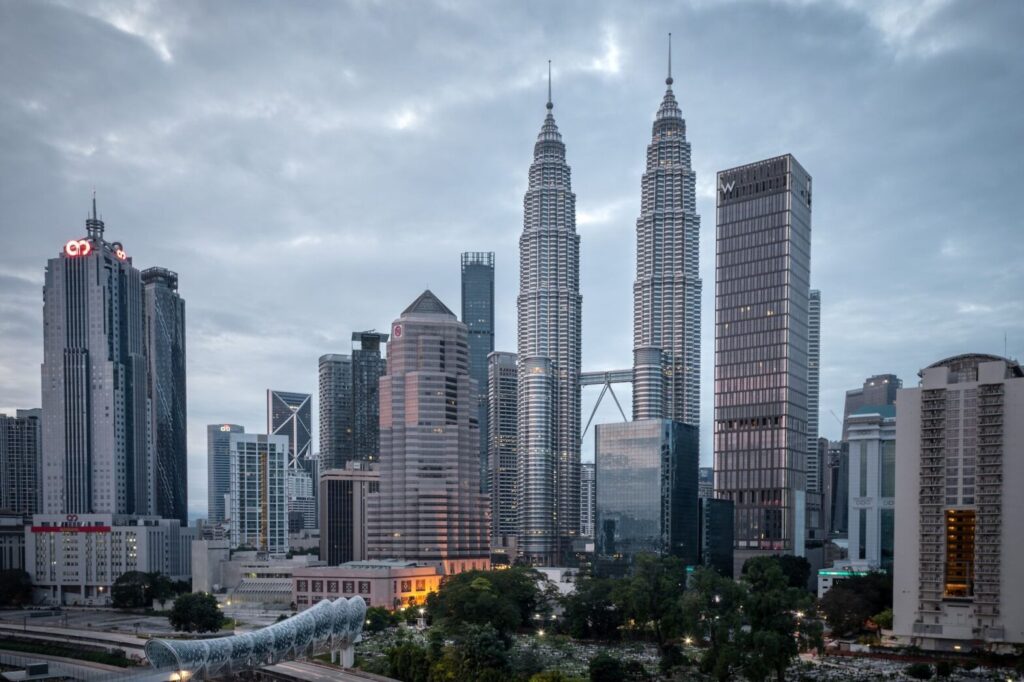 syarat kerja di Malaysia