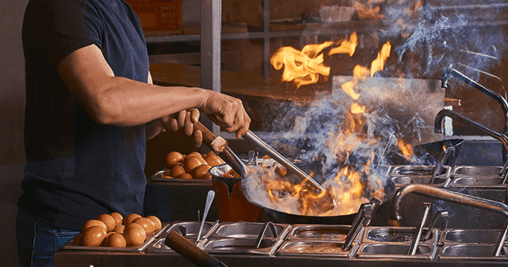 gaji chef di Singapore