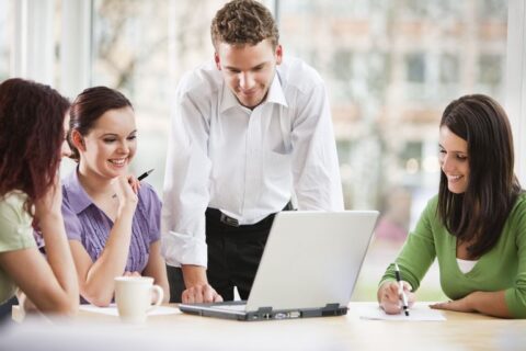 Hak Cuti Kerja di Luar Negeri