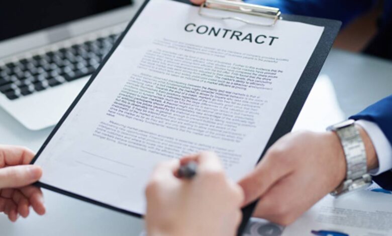 Kontrak Pekerja’ dengan ‘Perjanjian Kerja